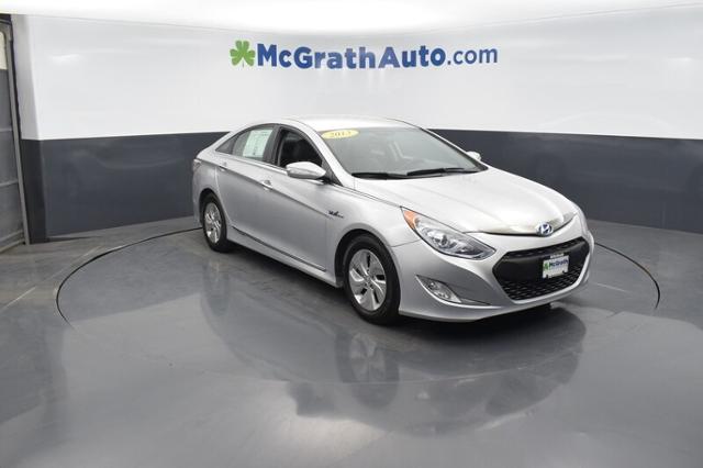 2013 Hyundai Sonata Hybrid Vehicle Photo in Cedar Rapids, IA 52402
