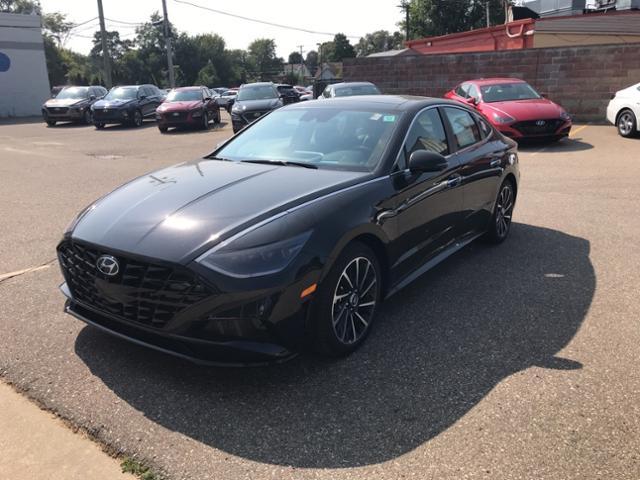 2021 Hyundai Sonata Limited 1 6t Phantom Black 4d Sedan A Hyundai Sonata At Ralph Thayer Hyundai Livonia Mi Research the 2021 hyundai sonata at cars.com and find specs, pricing, mpg, safety data, photos, videos, reviews and local 2021 hyundai sonata review. 2021 hyundai sonata limited 1 6t