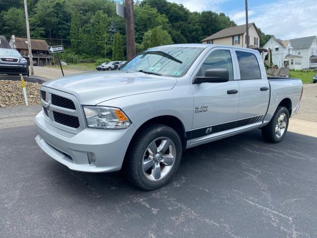 2017 Ram 1500 Vehicle Photo in ELLWOOD CITY, PA 16117-1939