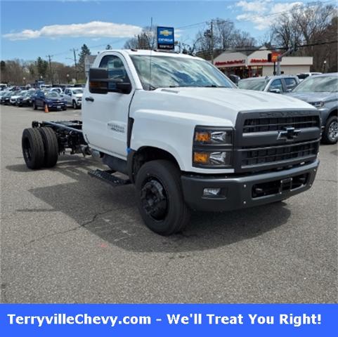 2021 Chevrolet Silverado Chassis Cab Vehicle Photo in Terryville, CT 06786