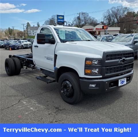 2021 Chevrolet Silverado Chassis Cab Vehicle Photo in Terryville, CT 06786