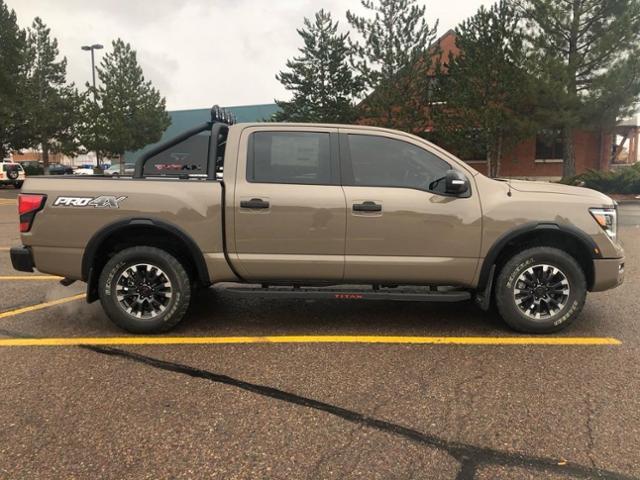 2021 nissan titan pro 4x running boards