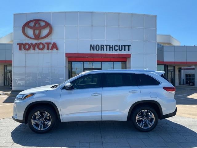 2019 Toyota Highlander Vehicle Photo in Enid, OK 73703