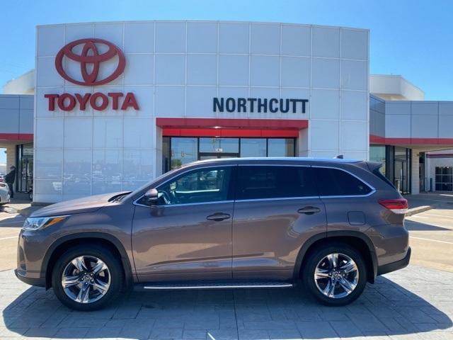 2017 Toyota Highlander Vehicle Photo in Enid, OK 73703