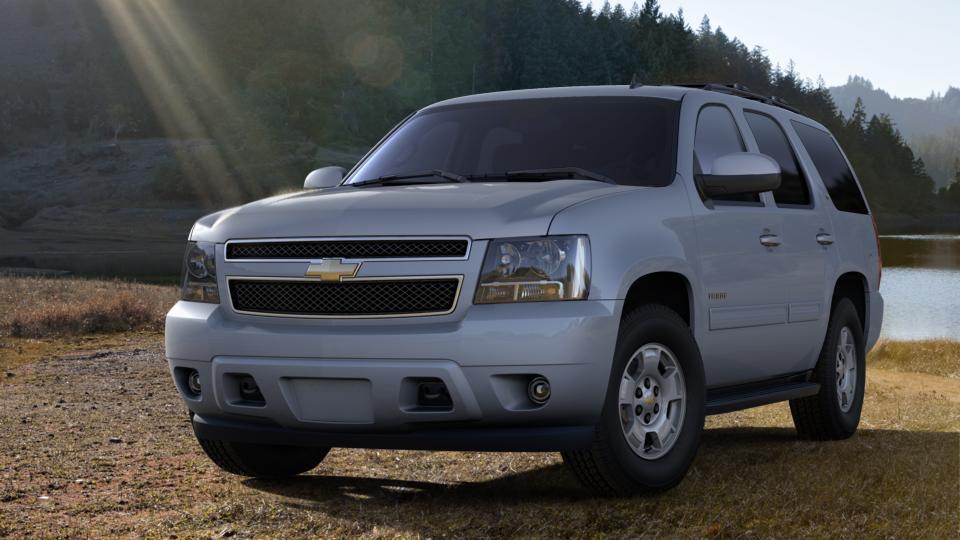 2013 Chevrolet Tahoe Vehicle Photo in Lake Bluff, IL 60044