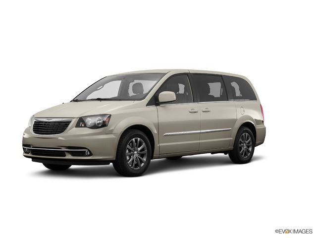 2016 Chrysler Town & Country Vehicle Photo in Naples, FL 34109