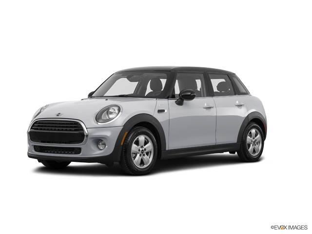 2016 MINI Cooper Hardtop 4 Door Vehicle Photo in Charleston, SC 29407
